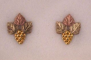 Black Hills Gold Grape Cluster Earrings